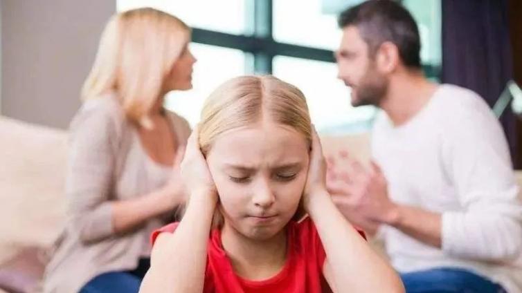 孩子哭闹不想哄？学了心理学你就懂了……